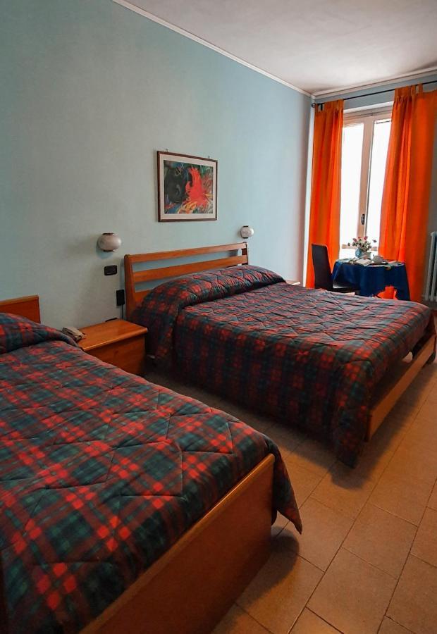 Hotel Mediterraneo Giovinazzo Exteriör bild