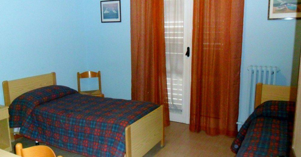 Hotel Mediterraneo Giovinazzo Exteriör bild
